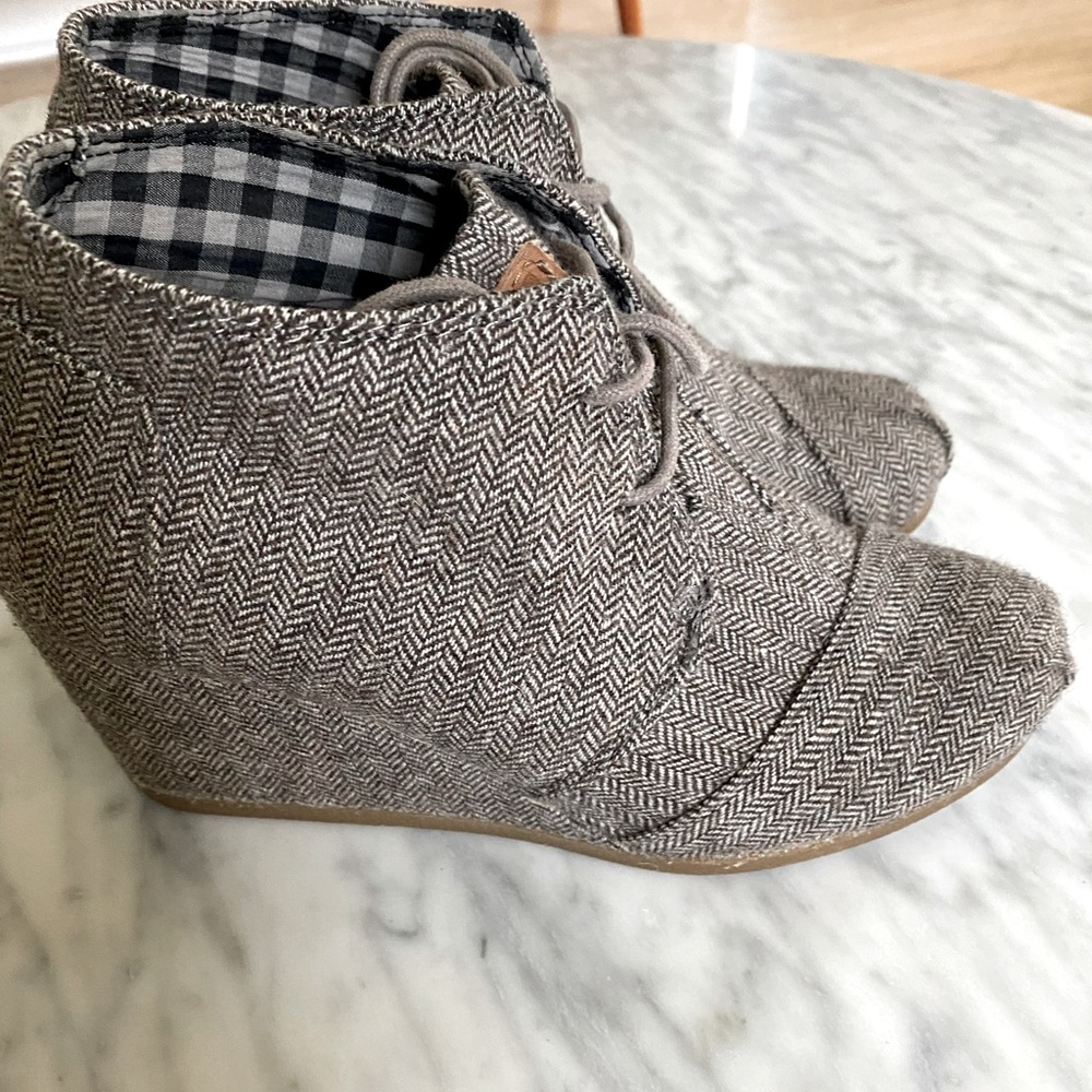 Tom’s Desert Wedge Fall/ Winter bootie